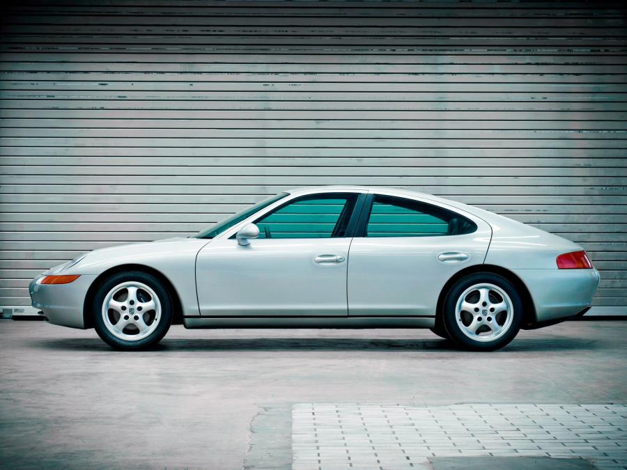 Porsche Panamera Concept 1988 года  (фото 3 из 3)